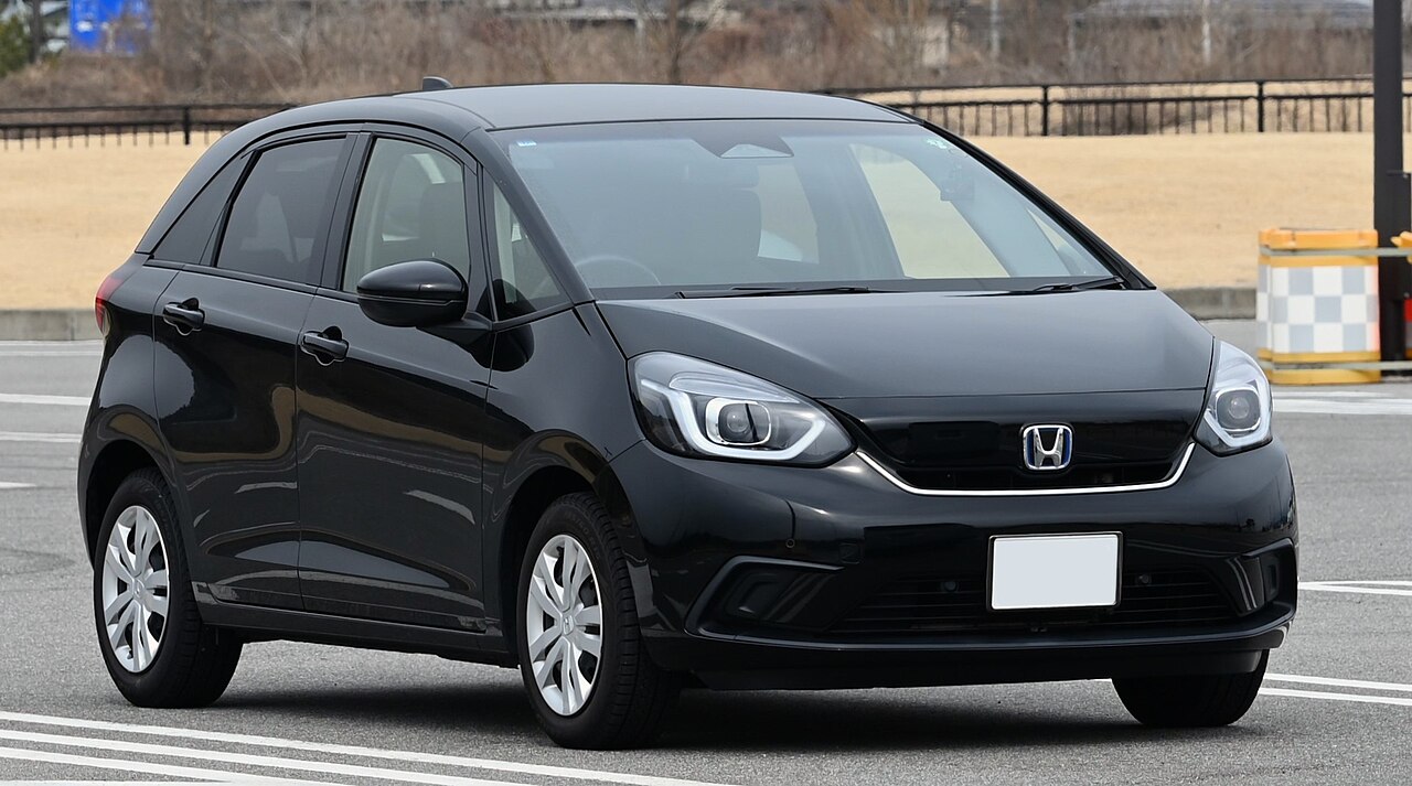 Honda Fit 1.3 CVT 4WD (98 hp) Specifications | FastCarCheck.uk
