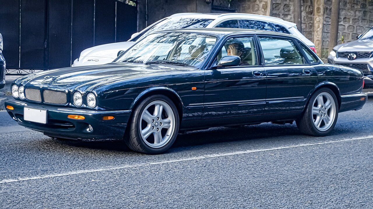 Jaguar XJR II (X308) (1997–2003) Specs — Every Engine, BHP & MPG