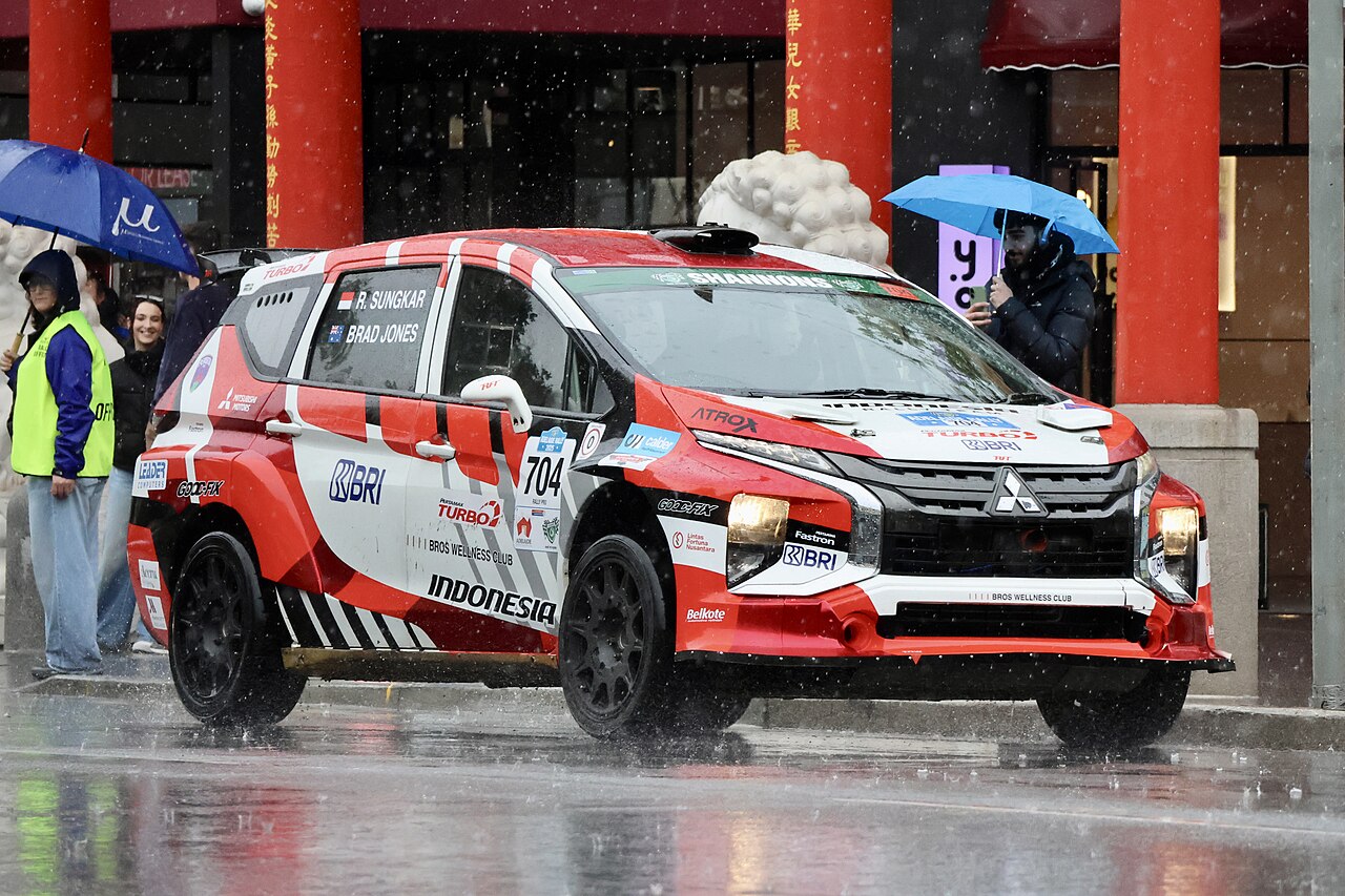 Mitsubishi XPANDER 1,6 CVT (211 hk)