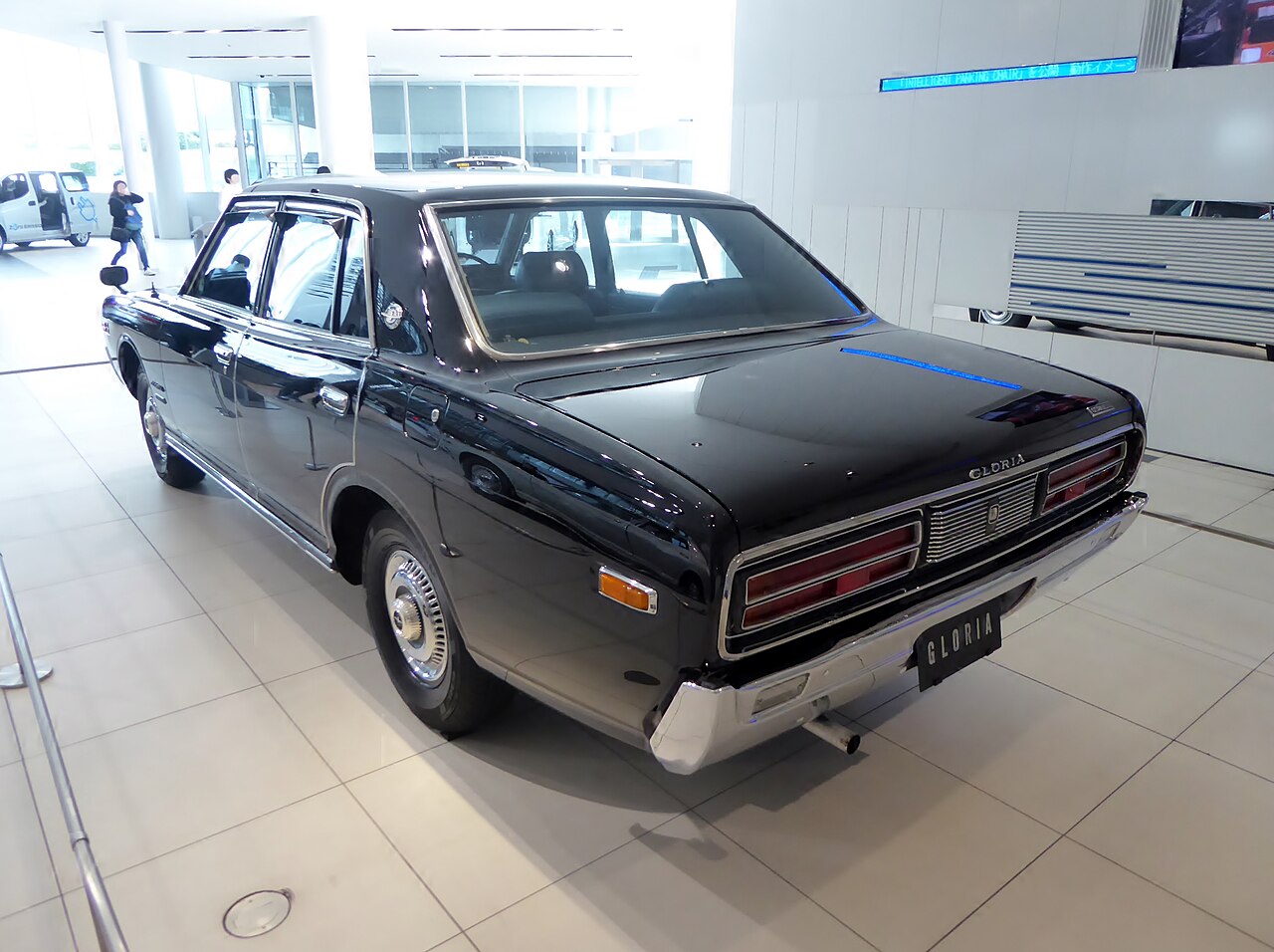 Nissan Gloria 330